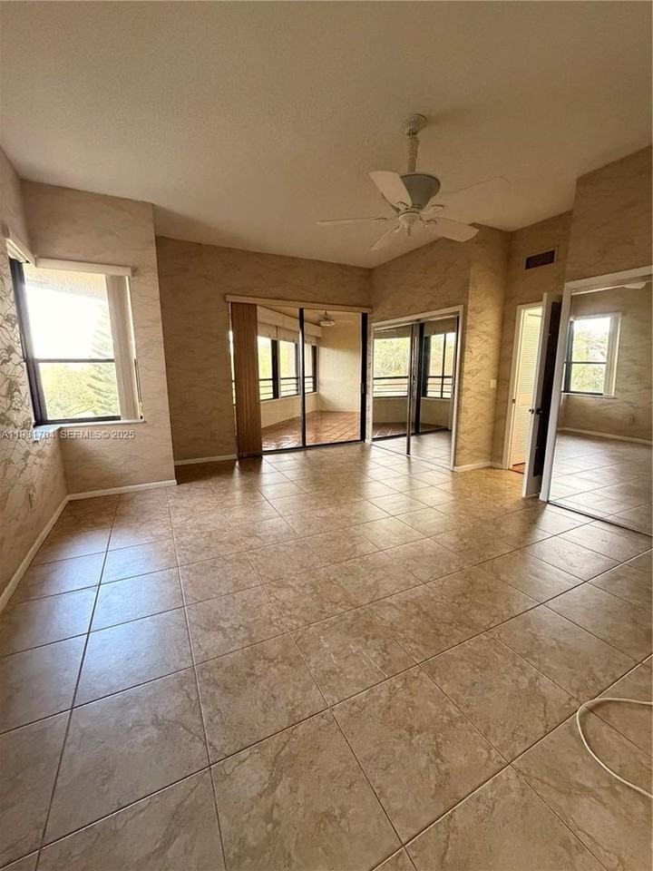 7460 La Paz Blvd - Photo 4 of 14