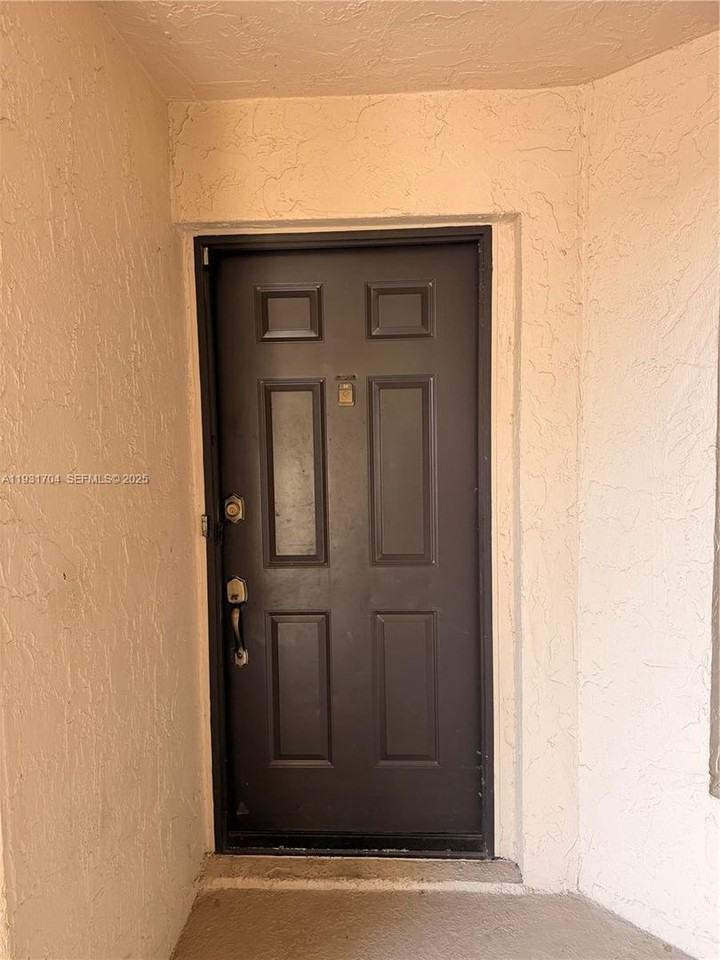 7460 La Paz Blvd - Photo 6 of 14