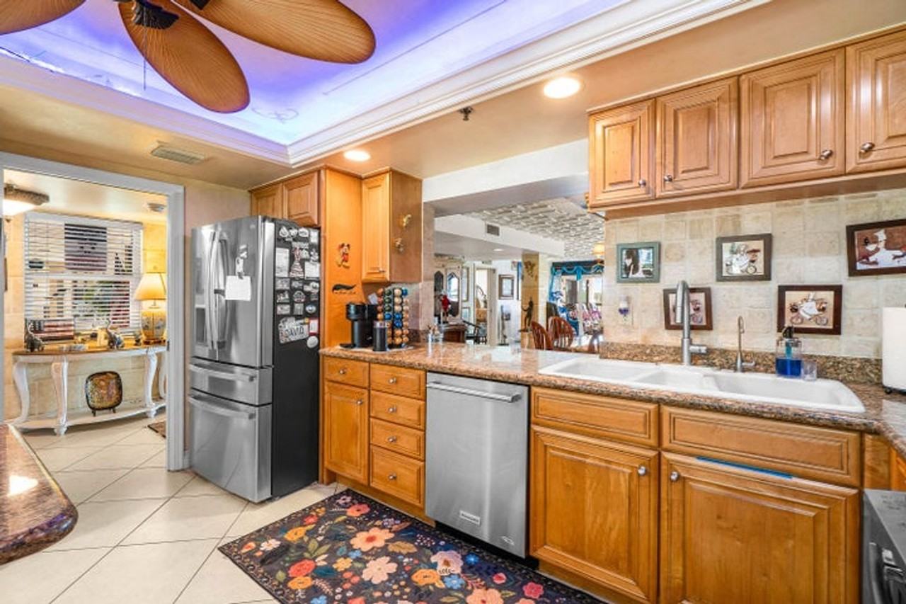 374 Golfview Rd - Photo 2 of 15