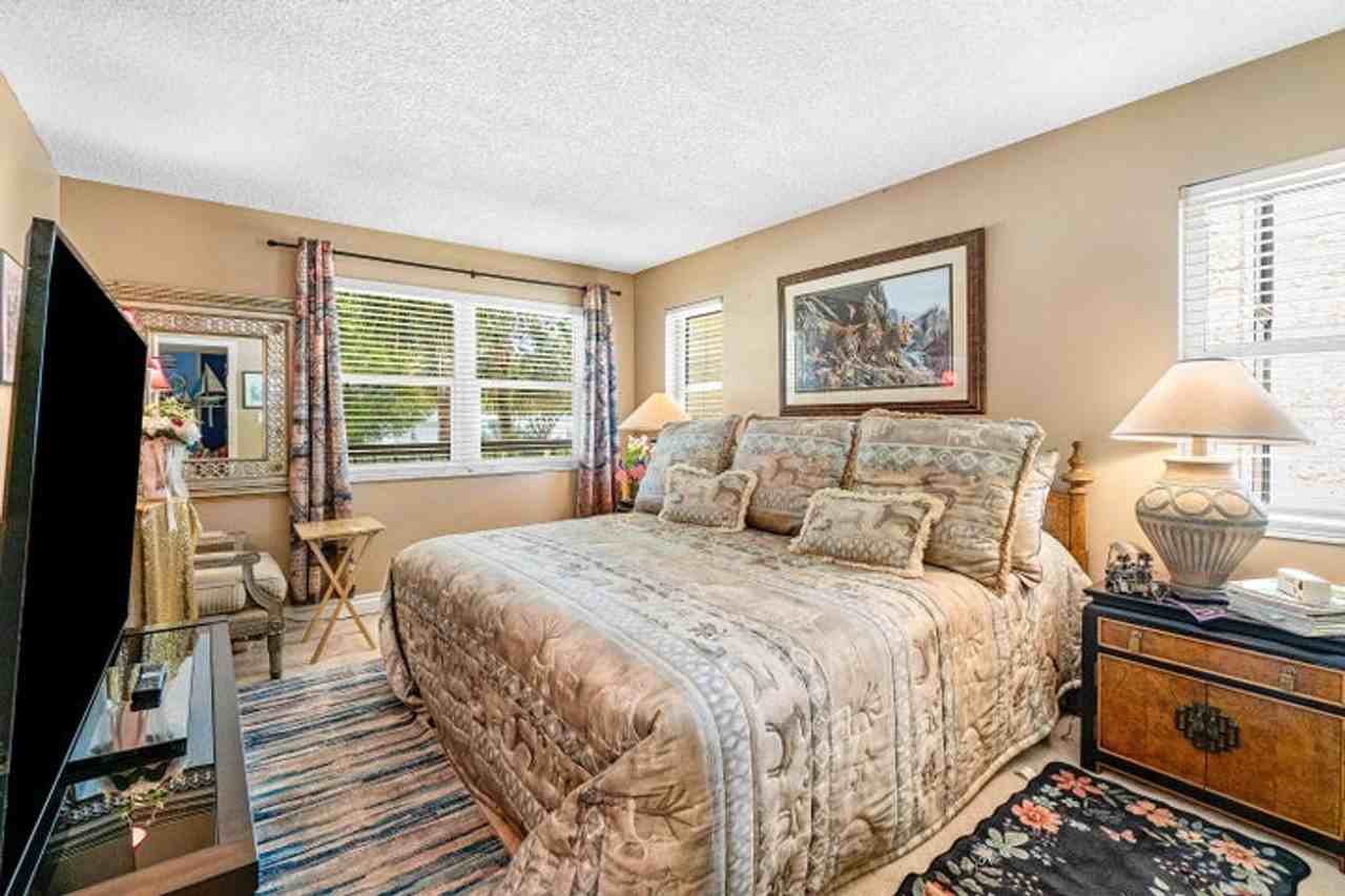 374 Golfview Rd - Photo 7 of 15