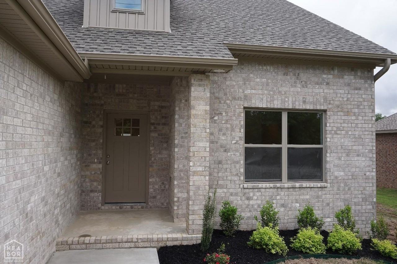 1814 N Oak St - Photo 2 of 22