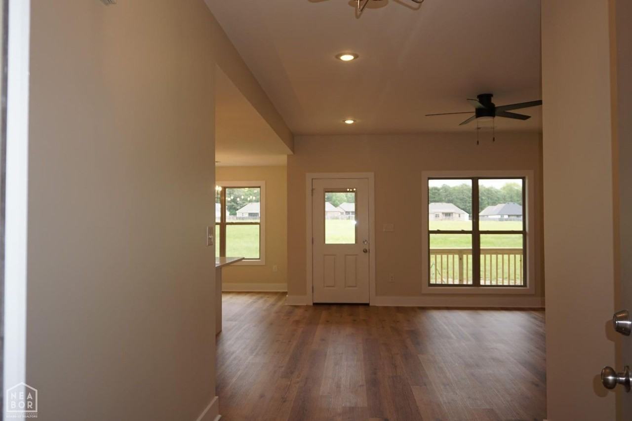 1814 N Oak St - Photo 3 of 22