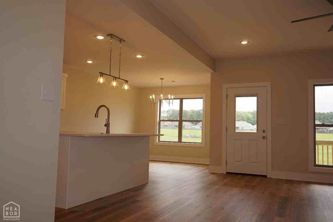 1814 N Oak St - Photo 4 of 22