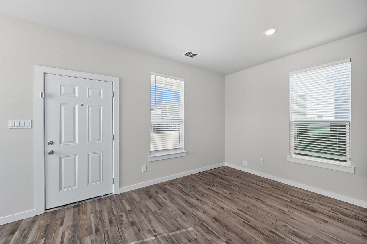 3465 Valley Vista Dr - Photo 4 of 22