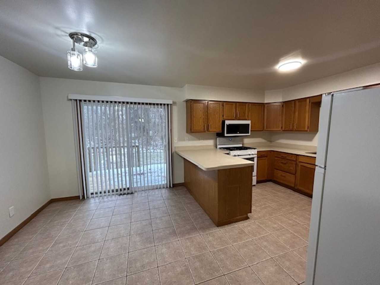 1234 Lake Charles Ave - Photo 2 of 18