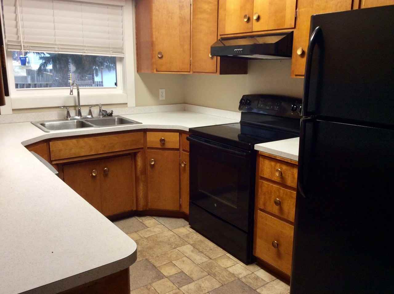 1070 Foster Dr - Photo 6 of 18