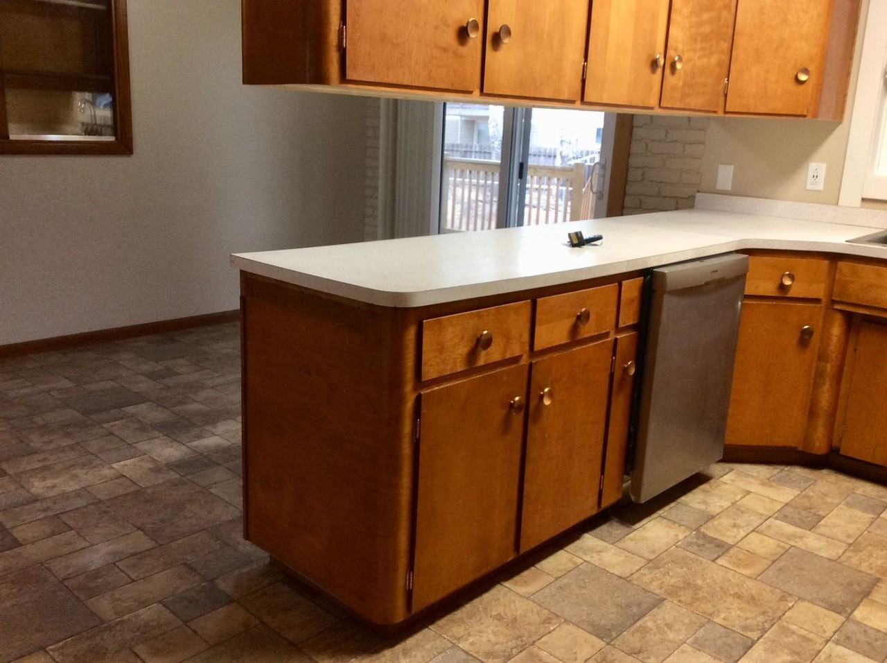 1070 Foster Dr - Photo 7 of 18