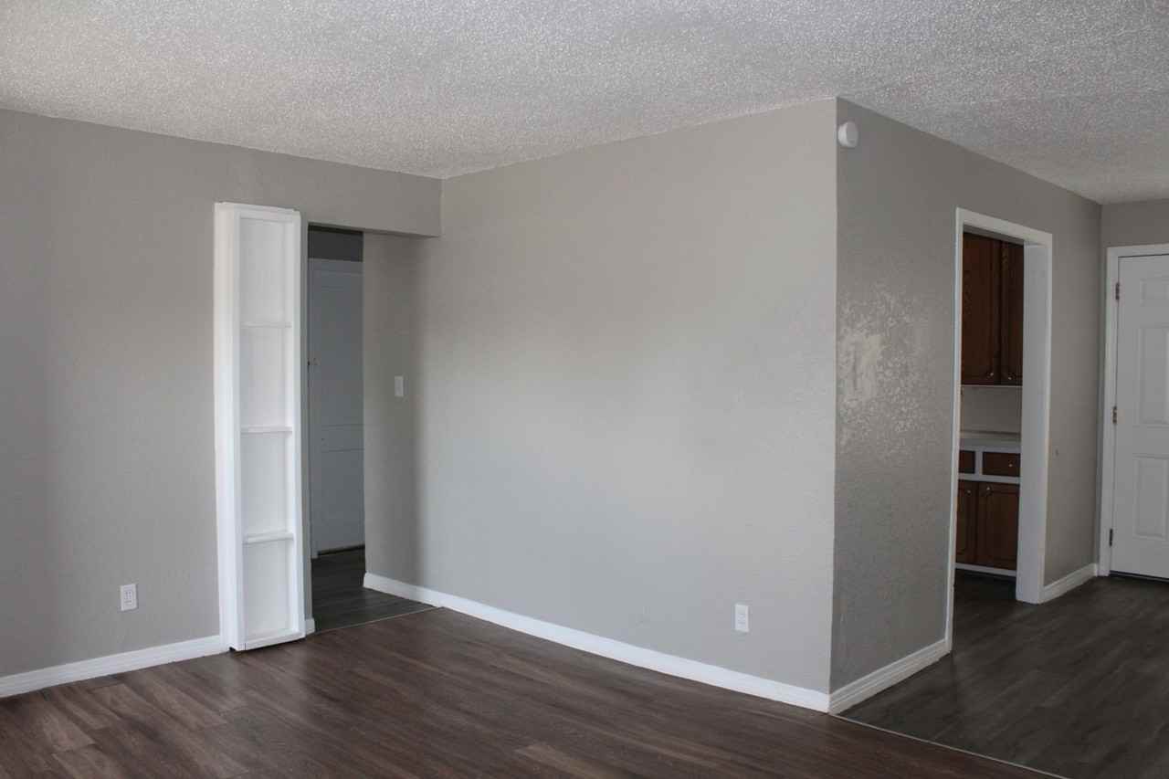 4524 Se 20th St - Photo 3 of 19