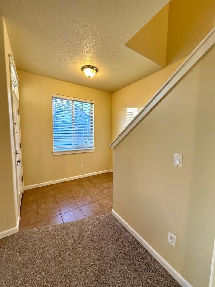 63114 Dakota Dr - Photo 3 of 26