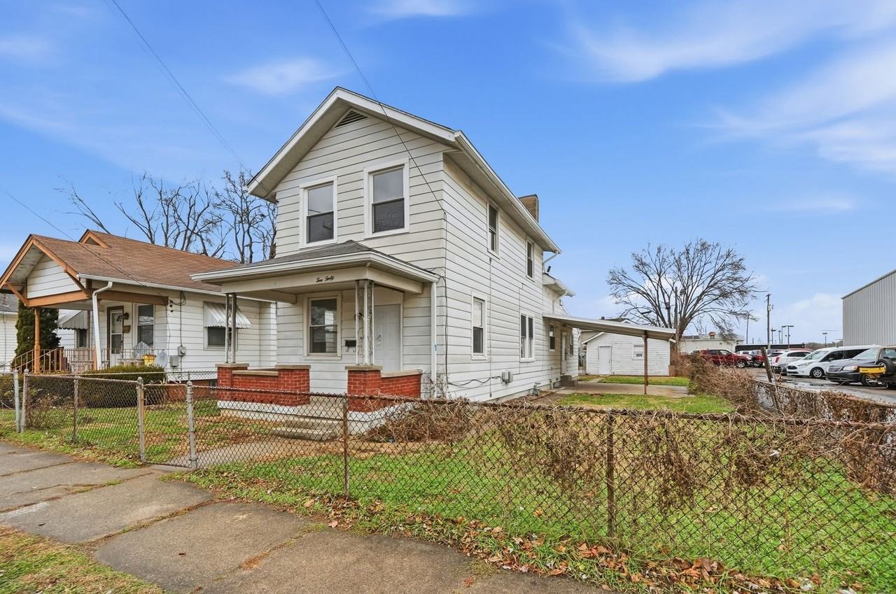 1040 Forest Ave - Photo 3 of 50