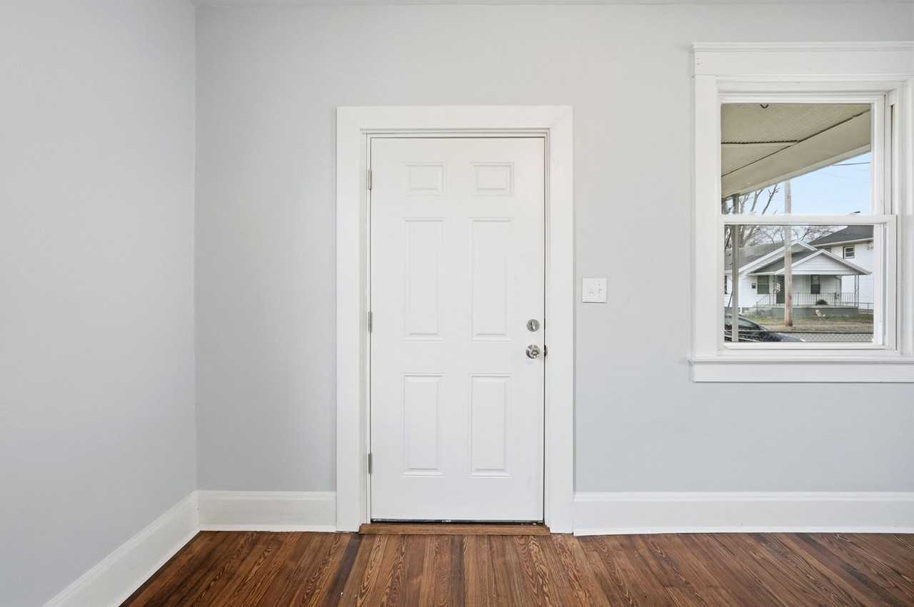 1040 Forest Ave - Photo 7 of 50