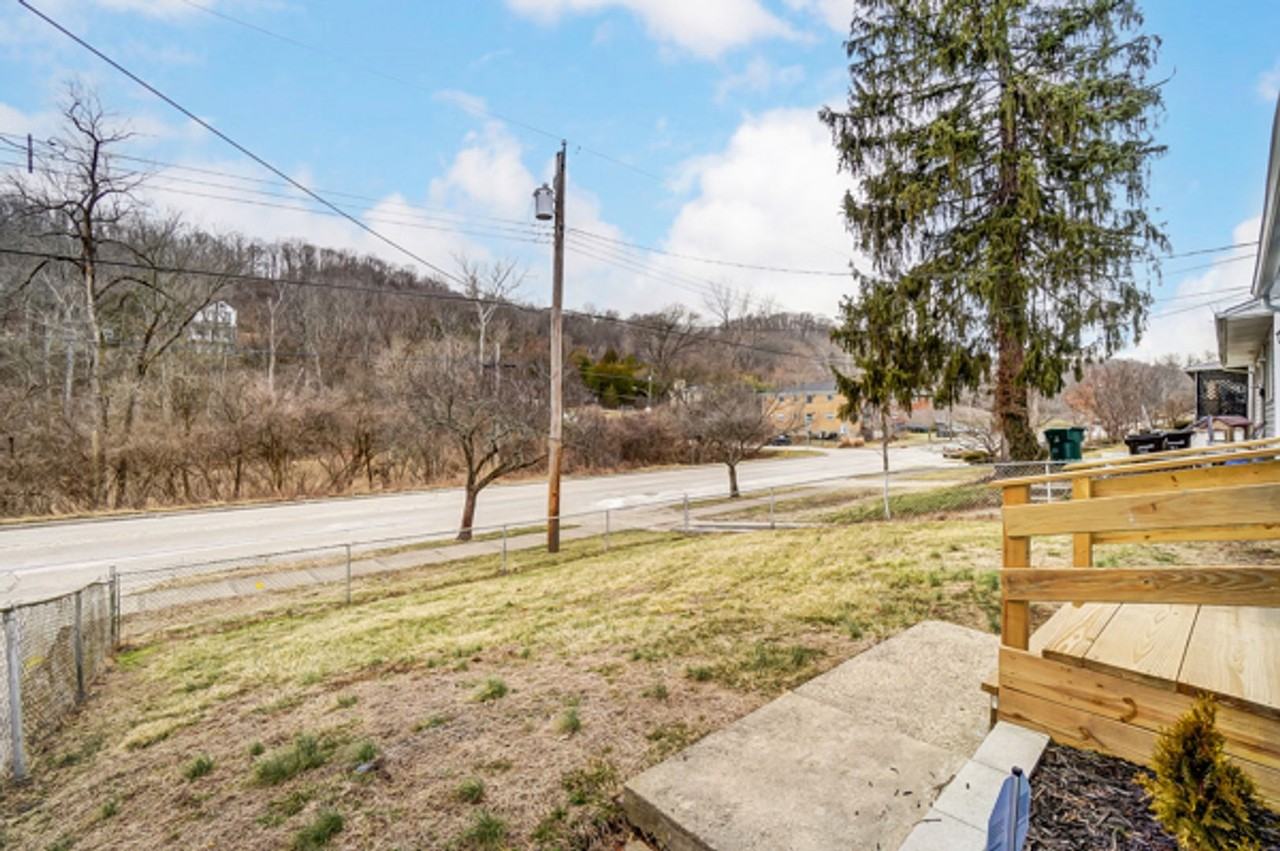 4692 Kirby Ave - Photo 2 of 26