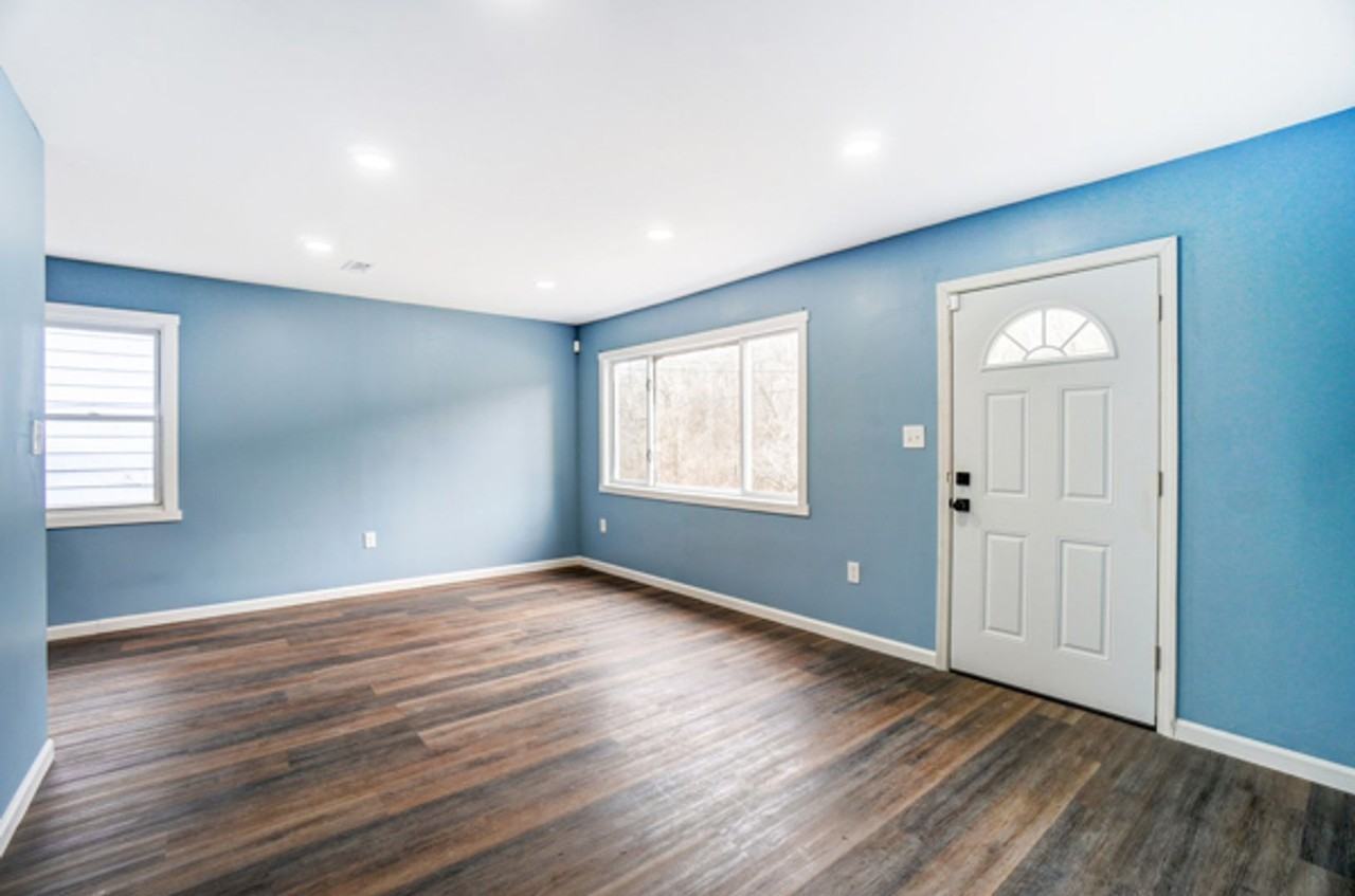 4692 Kirby Ave - Photo 3 of 26