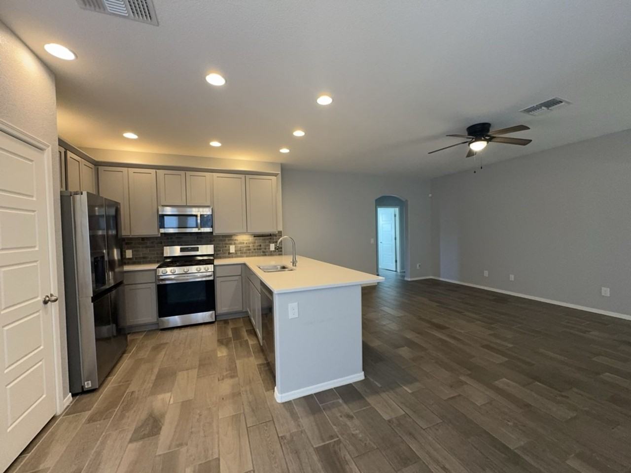 3828 Big Bend St - Photo 7 of 23