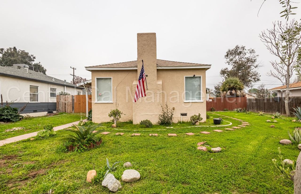 27 Quincy St - Photo 2 of 19