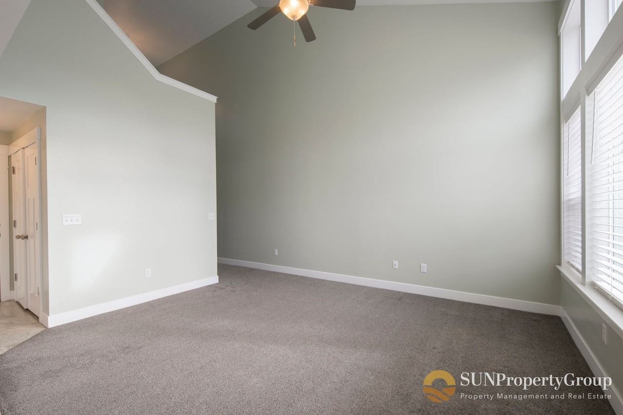 1867 W Park Heights Dr - Photo 3 of 25