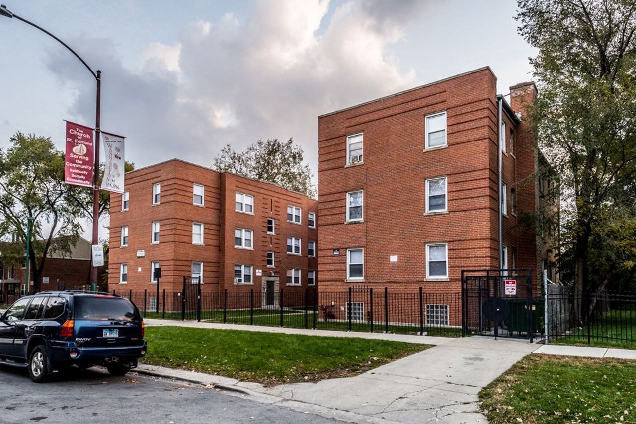 6125 S Wabash - Photo 3 of 15