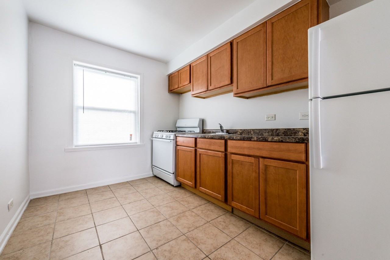 6125 S Wabash - Photo 4 of 15