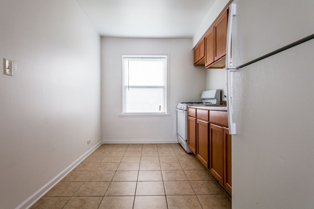6125 S Wabash - Photo 6 of 15