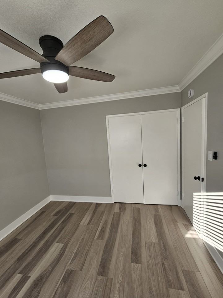 120 South Idaho Street #D - Photo 4 of 14