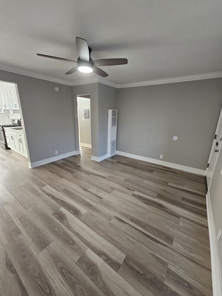 120 South Idaho Street #D - Photo 7 of 14