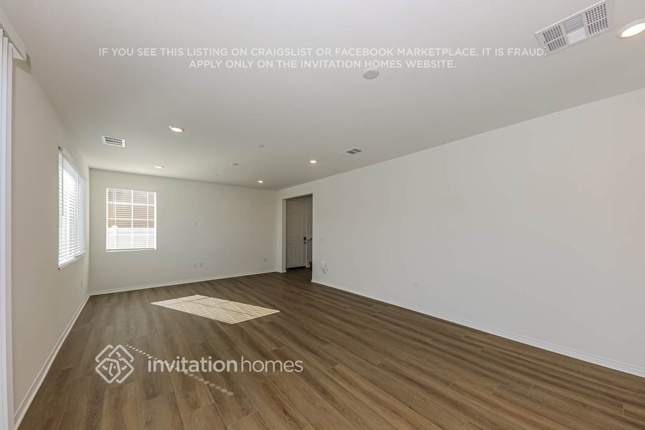 2451 Gunner Ridge Way - Photo 5 of 18