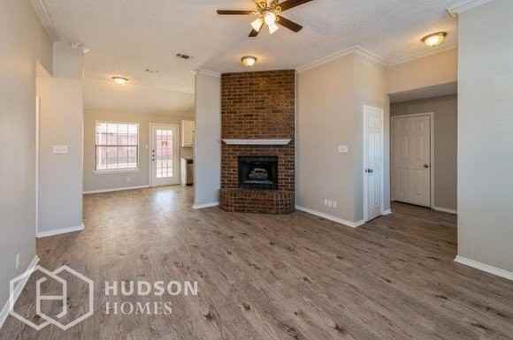 921 Brittany Dr - Photo 3 of 14