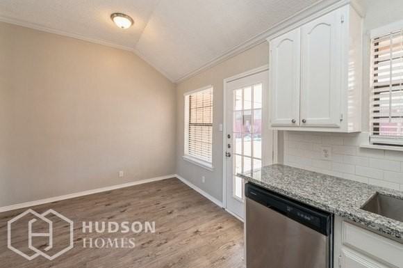 921 Brittany Dr - Photo 5 of 14