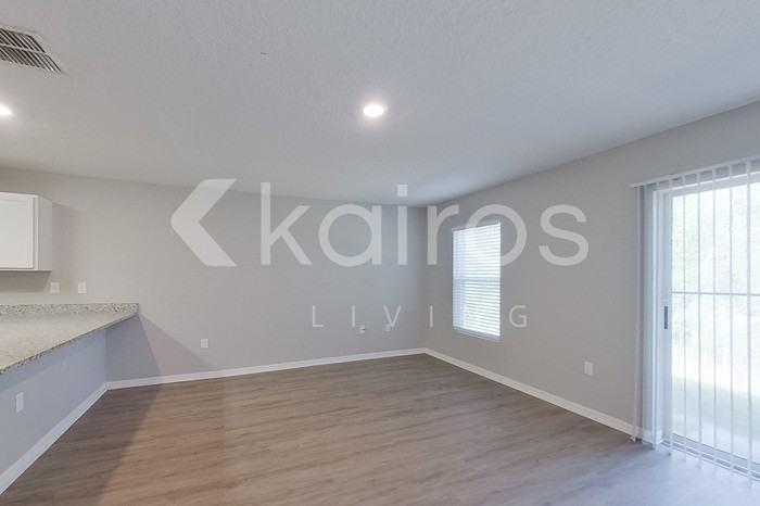 2799 W Sheila Dr - Photo 5 of 22