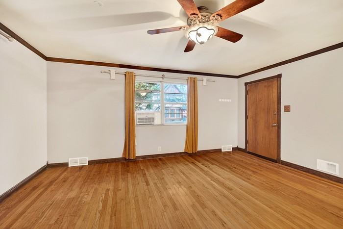 1721 Cross Dr - Photo 3 of 25