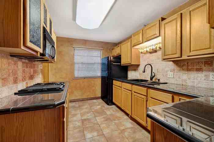 1721 Cross Dr - Photo 7 of 25