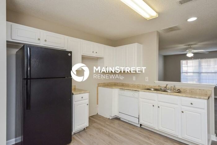 325 Coral Cir - Photo 6 of 17