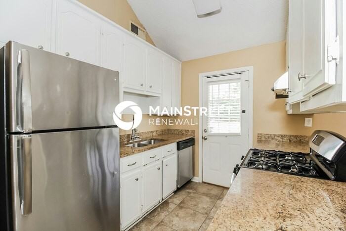 55 Jennifer Ln - Photo 6 of 17