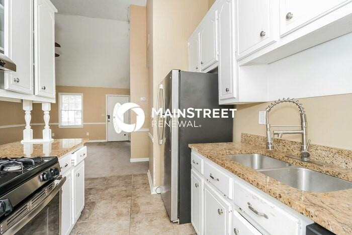 55 Jennifer Ln - Photo 7 of 17