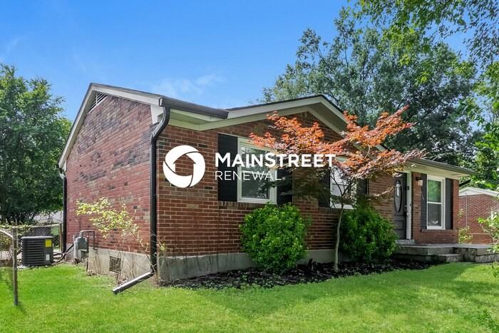 7415 Hallmark Dr - Photo 2 of 17