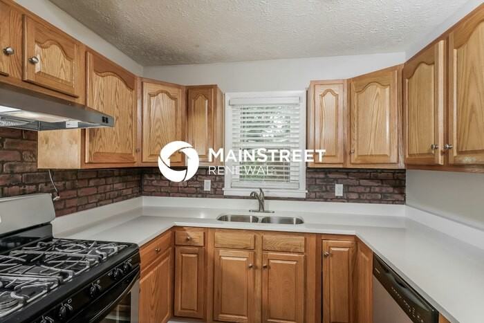 7415 Hallmark Dr - Photo 7 of 17