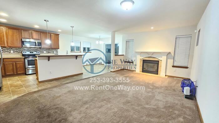 121 177th St E - Photo 2 of 14