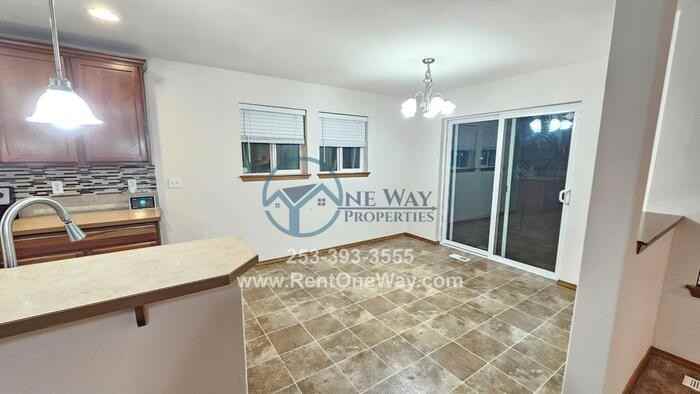 121 177th St E - Photo 3 of 14