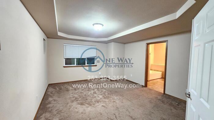 121 177th St E - Photo 7 of 14