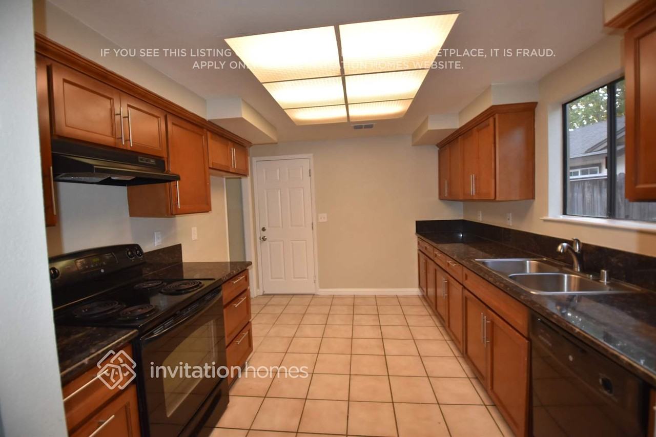 8148 Cottonmill Cir - Photo 7 of 23