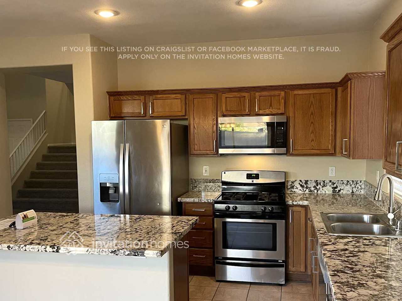 10410 Morning Drop Ave - Photo 6 of 17