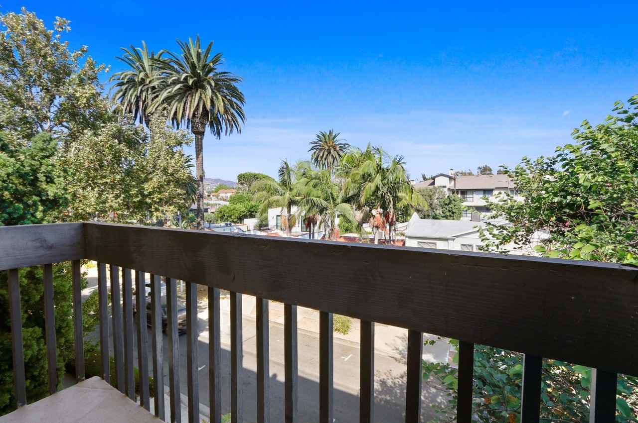 727 Westbourne - Photo 2 of 38