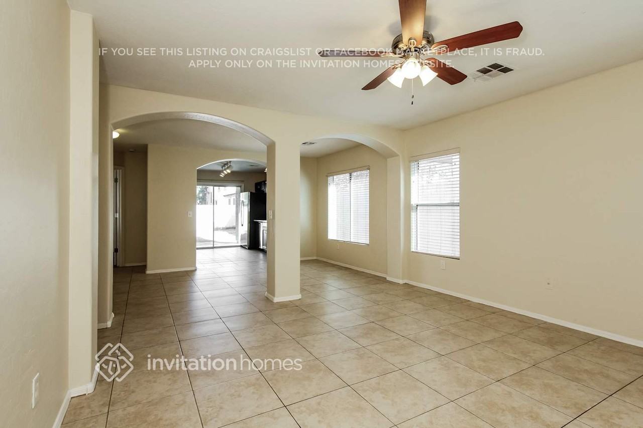 13432 W Peck Dr - Photo 3 of 17