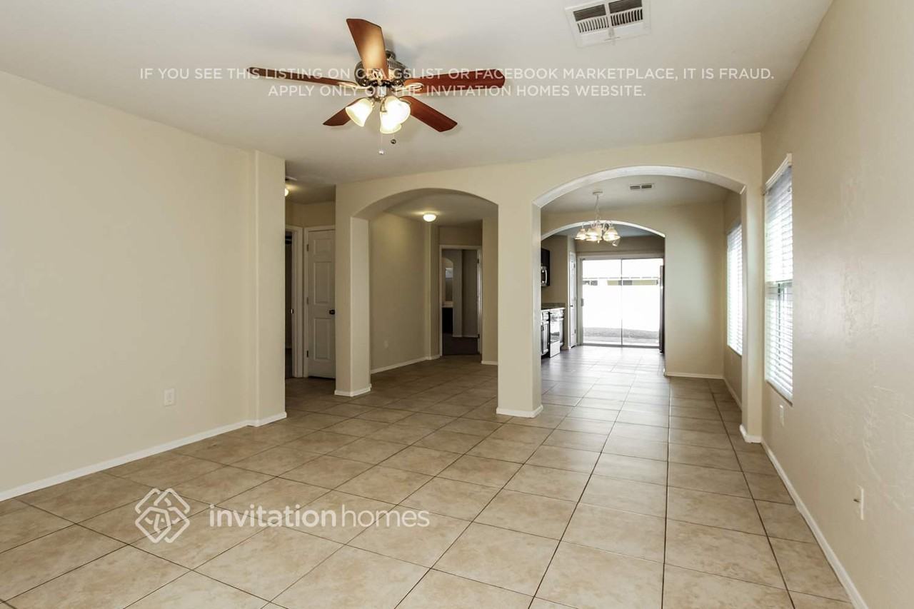 13432 W Peck Dr - Photo 4 of 17