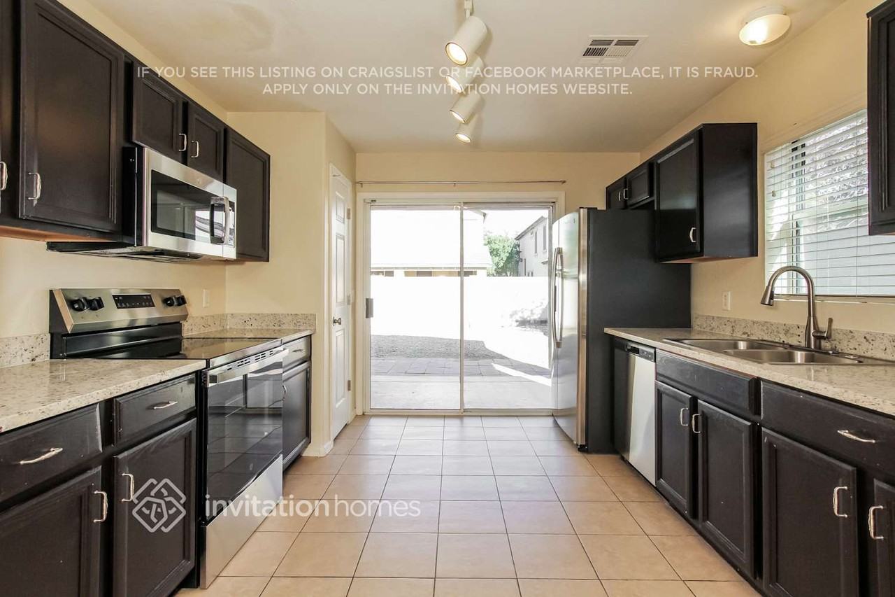 13432 W Peck Dr - Photo 6 of 17