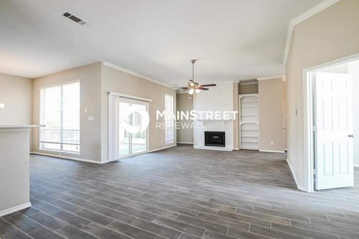 8117 Eagle Dr - Photo 3 of 16