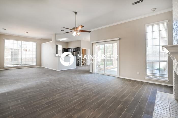 8117 Eagle Dr - Photo 4 of 16