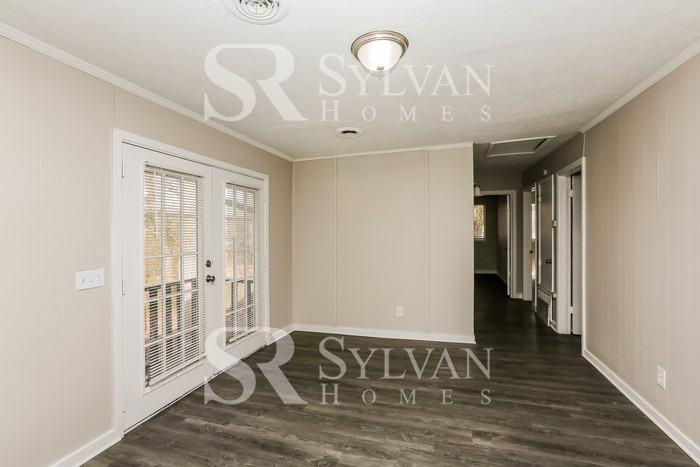 620 Heather Ln - Photo 5 of 16