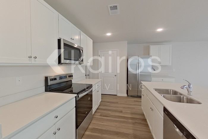 125 Inez Ave - Photo 6 of 24