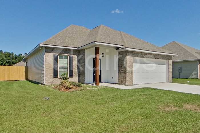105 Hendrix Rd - Photo 2 of 26
